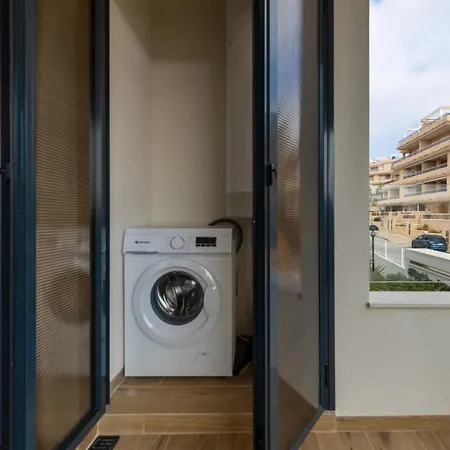Contemporary With Pool Access & Private Balcony Villamartin (Valencia)