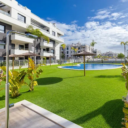 Appartement Contemporary With Pool Access & Private Balcony *