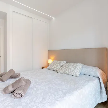 Appartement Contemporary With Pool Access & Private Balcony